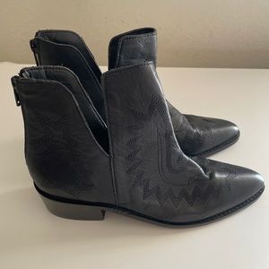 Myra Bag womens black leather Western boots booties in Excellent condition!!